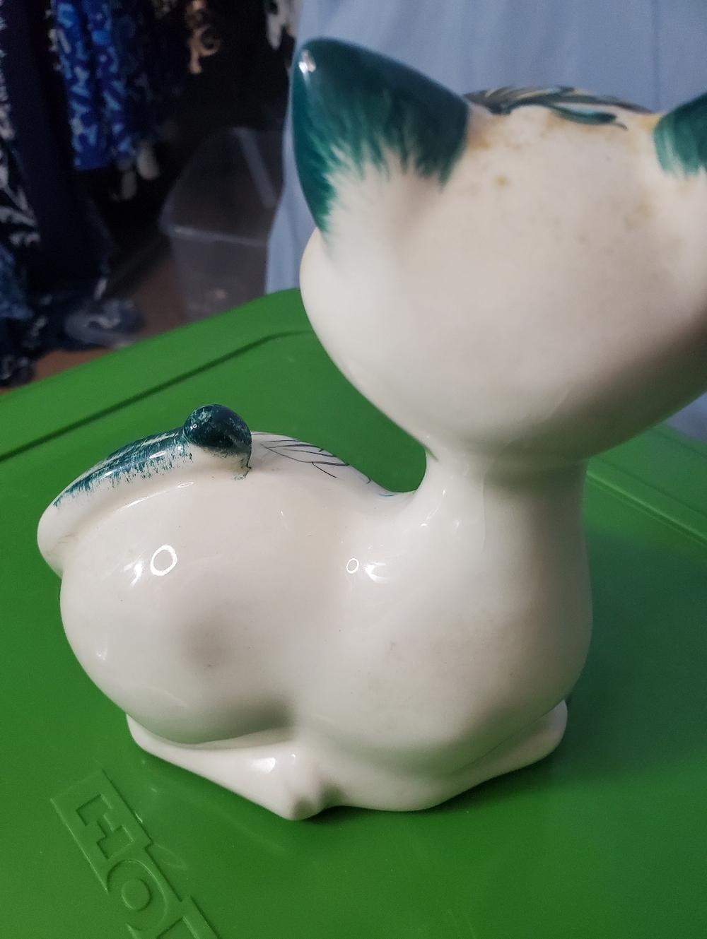 Ceramic Cat Figurines - Cream and Green Decorative Set - Picture 5 of 9